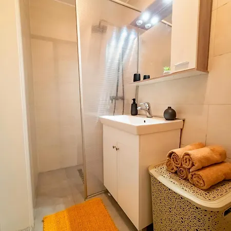 아파트 Modern House Near With Terrace & Free Parking *