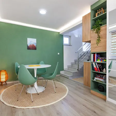 Cozy Modern Retreat Daire Saraybosna