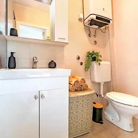 Cozy Modern House Retreat 아파트 *